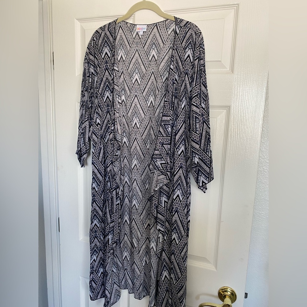 Like New LuLaRoe Shirley
